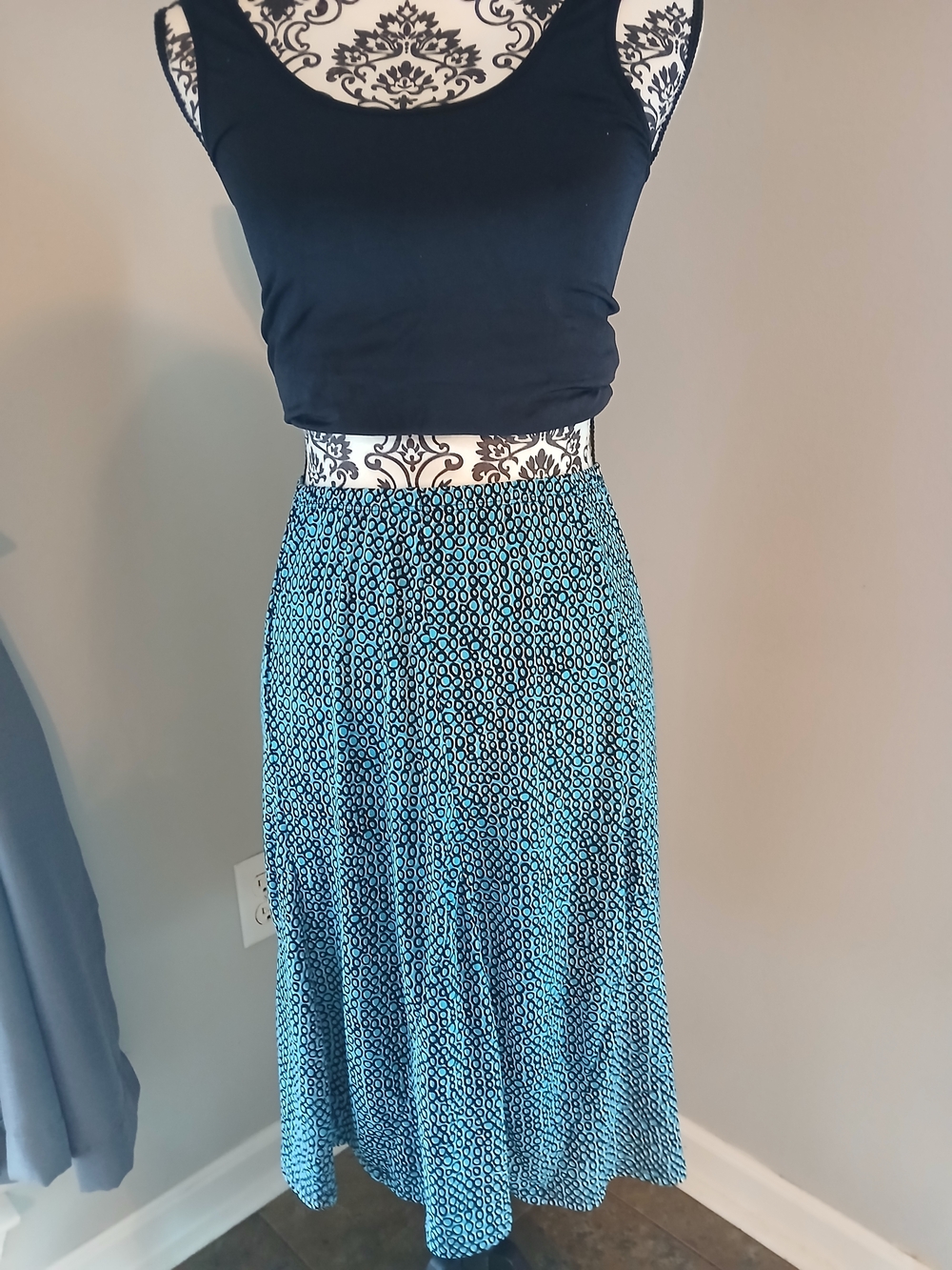 Worthington Turquoise and Black Printed Pleated Midi Skirt